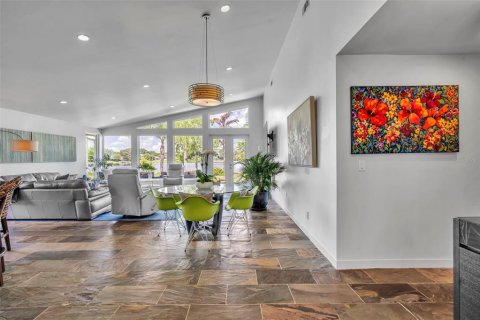 House in Winter Park, Florida 3 bedrooms, 229.19 sq.m. № 2100179 - photo 9