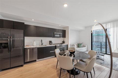 Condominio en alquiler en Miami, Florida, 2 dormitorios, 96.9 m2 № 2039629 - foto 8