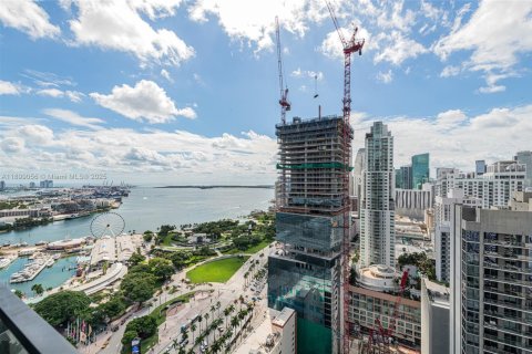 Condominio en alquiler en Miami, Florida, 2 dormitorios, 96.9 m2 № 2039629 - foto 25