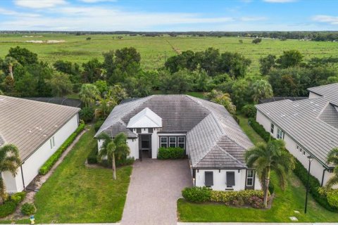 Casa en venta en Sarasota, Florida, 4 dormitorios, 224.64 m2 № 2157576 - foto 3