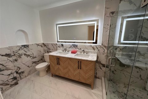 Casa en venta en Fort Lauderdale, Florida, 3 dormitorios, 252.51 m2 № 2343838 - foto 29