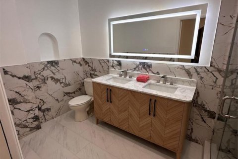 Casa en venta en Fort Lauderdale, Florida, 3 dormitorios, 252.51 m2 № 2343838 - foto 30