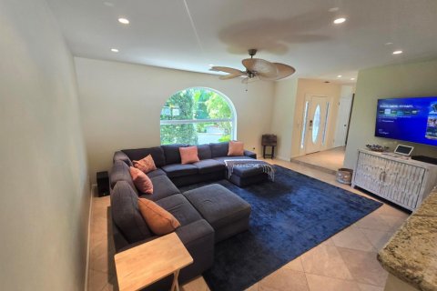 Casa en venta en Fort Lauderdale, Florida, 3 dormitorios, 252.51 m2 № 2343838 - foto 9