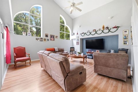 Casa en venta en Valrico, Florida, 5 dormitorios, 335.28 m2 № 2223469 - foto 18
