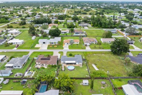 House in Punta Gorda, Florida 2 bedrooms, 99.59 sq.m. № 1906058 - photo 30