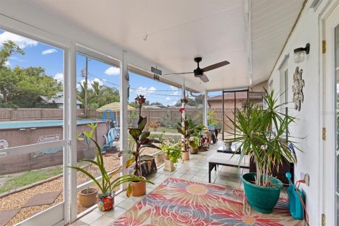 House in Punta Gorda, Florida 2 bedrooms, 99.59 sq.m. № 1906058 - photo 17