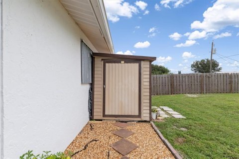 House in Punta Gorda, Florida 2 bedrooms, 99.59 sq.m. № 1906058 - photo 23