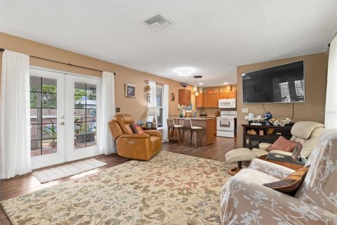 House in Punta Gorda, Florida 2 bedrooms, 99.59 sq.m. № 1906058 - photo 2