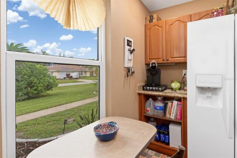House in Punta Gorda, Florida 2 bedrooms, 99.59 sq.m. № 1906058 - photo 9