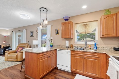 House in Punta Gorda, Florida 2 bedrooms, 99.59 sq.m. № 1906058 - photo 7