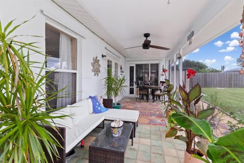 House in Punta Gorda, Florida 2 bedrooms, 99.59 sq.m. № 1906058 - photo 18