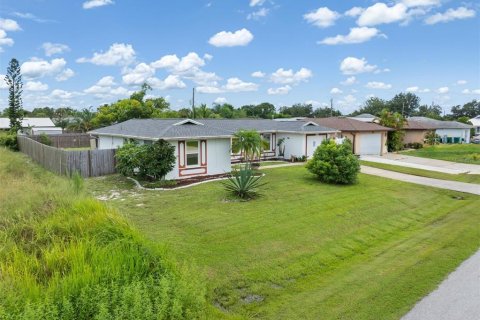 House in Punta Gorda, Florida 2 bedrooms, 99.59 sq.m. № 1906058 - photo 25