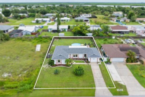 House in Punta Gorda, Florida 2 bedrooms, 99.59 sq.m. № 1906058 - photo 26