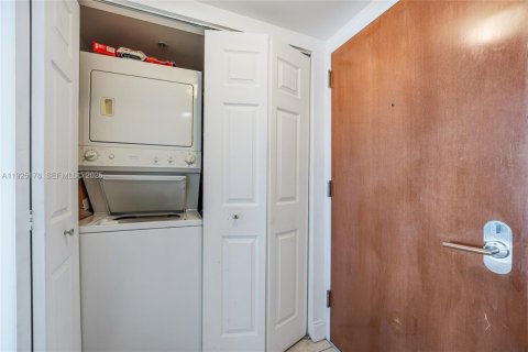 Appartement à louer à Miami, Floride: 1 chambre, 72 m2 № 1983771 - photo 18