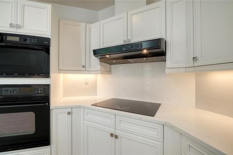 Купить кондоминиум в Сарасота, Флорида 7 комнат, 307.97м2, № 2427534 - фото 25