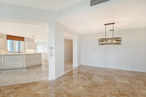 Купить кондоминиум в Сарасота, Флорида 7 комнат, 307.97м2, № 2427534 - фото 16