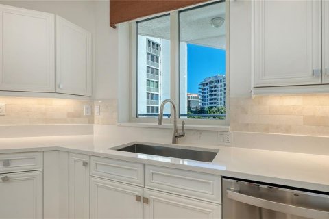 Купить кондоминиум в Сарасота, Флорида 7 комнат, 307.97м2, № 2427534 - фото 21