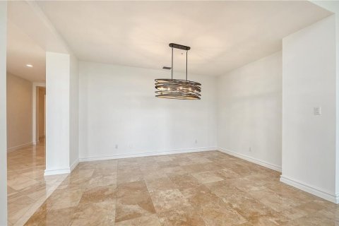 Купить кондоминиум в Сарасота, Флорида 7 комнат, 307.97м2, № 2427534 - фото 15