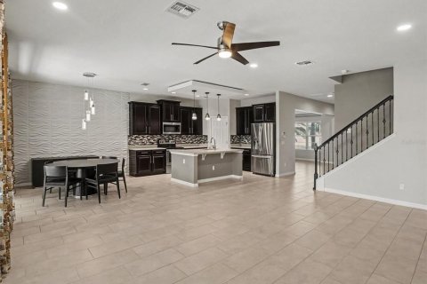 Casa en venta en Orlando, Florida, 4 dormitorios, 289.11 m2 № 2410063 - foto 4