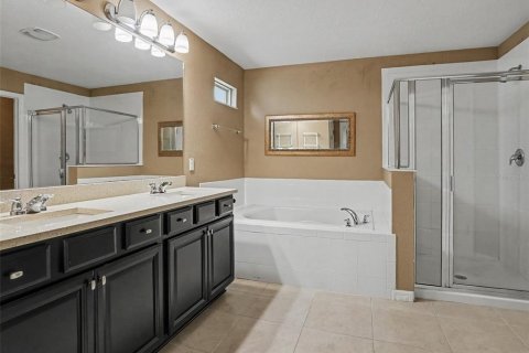 Casa en venta en Orlando, Florida, 4 dormitorios, 289.11 m2 № 2410063 - foto 8