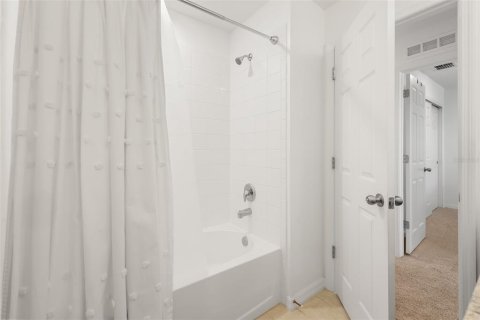 Townhouse in TOHOQUA in Kissimmee, Florida 3 bedrooms, 141.95 sq.m. № 2423839 - photo 22