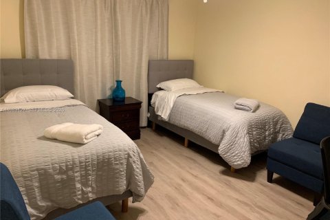 Снять в аренду виллу или дом в Майами-Гарденс, Флорида 5 спален, 198.53м2, № 2050091 - фото 22