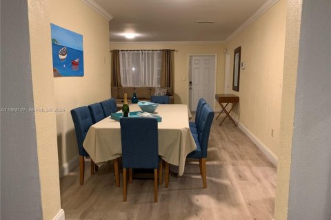 Снять в аренду виллу или дом в Майами-Гарденс, Флорида 5 спален, 198.53м2, № 2050091 - фото 8