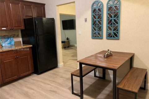 Снять в аренду виллу или дом в Майами-Гарденс, Флорида 5 спален, 198.53м2, № 2050091 - фото 7