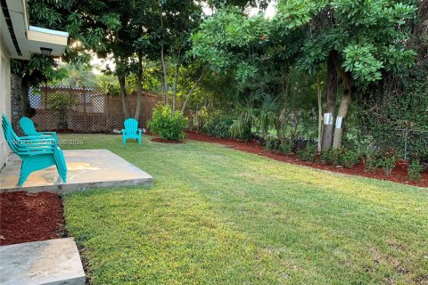 Снять в аренду виллу или дом в Майами-Гарденс, Флорида 5 спален, 198.53м2, № 2050091 - фото 2