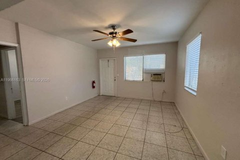 Villa ou maison à louer à Opa-locka, Floride: 1 chambre, 46.45 m2 № 2027786 - photo 5
