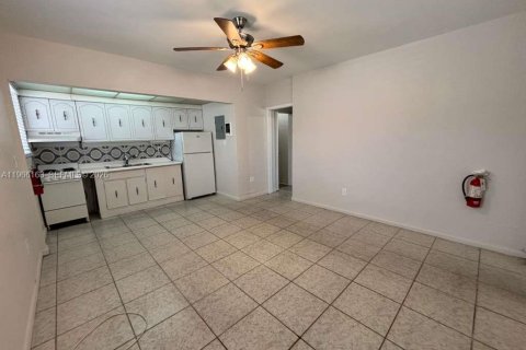 Villa ou maison à louer à Opa-locka, Floride: 1 chambre, 46.45 m2 № 2027786 - photo 3