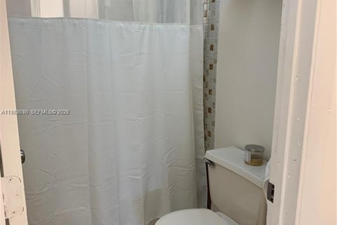 Снять в аренду кондоминиум в Майами, Флорида 1 спальня, 65.5м2, № 2042584 - фото 9