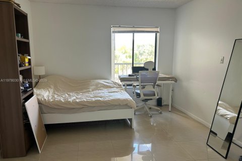 Снять в аренду кондоминиум в Майами, Флорида 1 спальня, 65.5м2, № 2042584 - фото 13