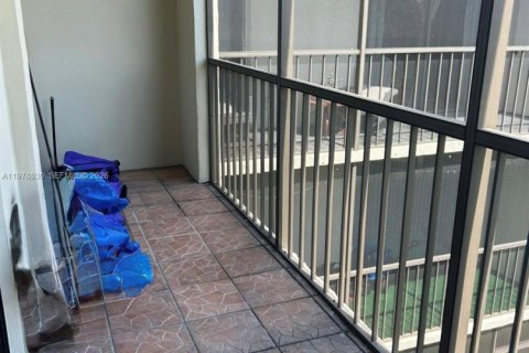 Снять в аренду кондоминиум в Майами, Флорида 1 спальня, 65.5м2, № 2042584 - фото 16