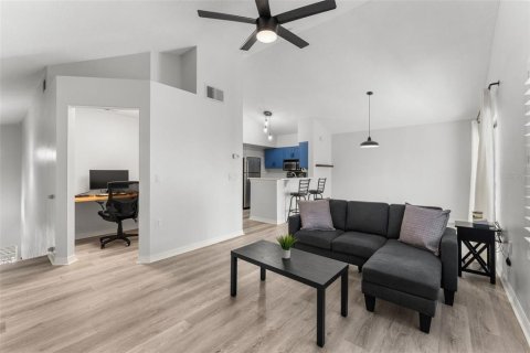 Condo in Gainesville, Florida, 1 bedroom № 2103068 - photo 5