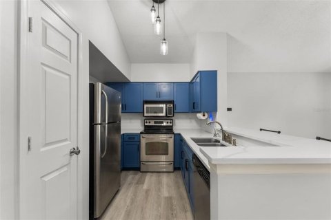Condo in Gainesville, Florida, 1 bedroom № 2103068 - photo 11