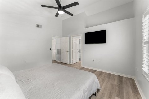 Condo in Gainesville, Florida, 1 bedroom № 2103068 - photo 14