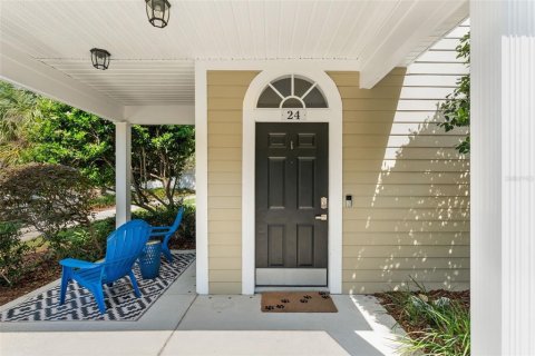 Condo in Gainesville, Florida, 1 bedroom № 2103068 - photo 2