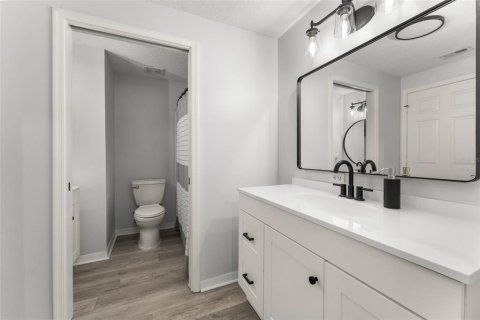 Condo in Gainesville, Florida, 1 bedroom № 2103068 - photo 15