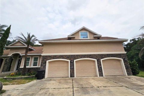 House in Ocala, Florida 6 bedrooms, 471.11 sq.m. № 2426037 - photo 3