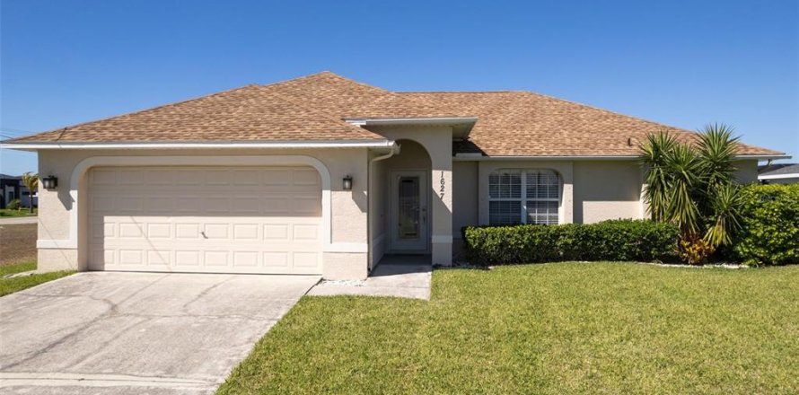 Casa en Cape Coral, Florida 3 dormitorios, 137.4 m2 № 1637984