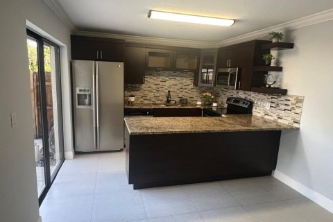 Touwnhouse à louer à West Palm Beach, Floride: 2 chambres, 117.43 m2 № 2390121 - photo 3