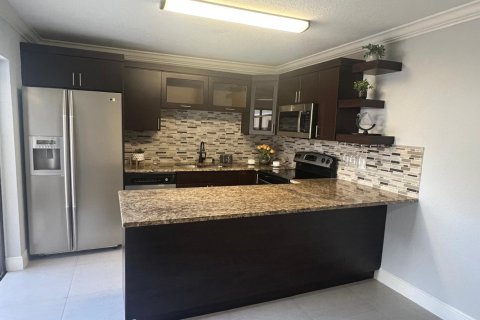 Touwnhouse à louer à West Palm Beach, Floride: 2 chambres, 117.43 m2 № 2390121 - photo 2