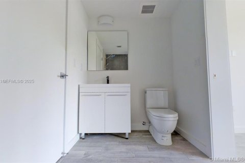 Condominio en alquiler en Miami Beach, Florida, 2 dormitorios, 73.21 m2 № 1986940 - foto 13