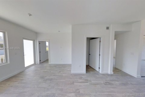 Condominio en alquiler en Miami Beach, Florida, 2 dormitorios, 73.21 m2 № 1986940 - foto 7
