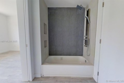 Condominio en alquiler en Miami Beach, Florida, 2 dormitorios, 73.21 m2 № 1986940 - foto 15