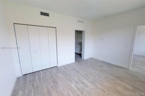 Condominio en alquiler en Miami Beach, Florida, 2 dormitorios, 73.21 m2 № 1986940 - foto 10