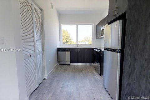 Condominio en alquiler en Miami Beach, Florida, 2 dormitorios, 73.21 m2 № 1986940 - foto 5