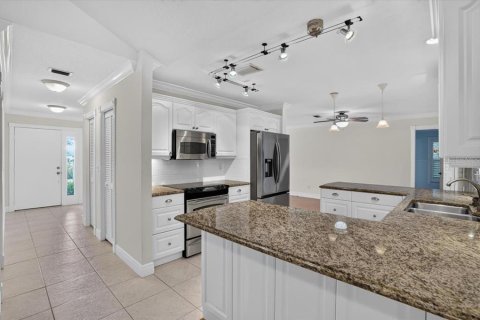Villa ou maison à vendre à Bradenton, Floride: 3 chambres, 160.07 m2 № 2416901 - photo 17