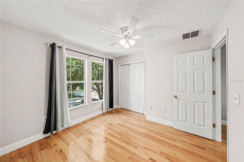 Townhouse in Tampa, Florida 2 bedrooms, 108.51 sq.m. № 2196945 - photo 11